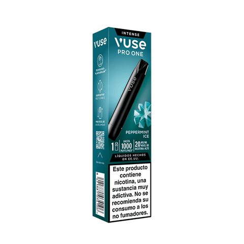 El Vuse Pro One Pen - Menta Ice de Vuse se presenta en posición vertical dentro de su embalaje de color verde azulado, en cuya parte delantera figuran los detalles del producto y una advertencia sobre la nicotina en español. La caja destaca «su pod de Menta Ice» para transmitir una sensación refrescante, y en el centro muestra una imagen del elegante vaporizador negro, resaltando «el vapeo sostenible y moderno».
