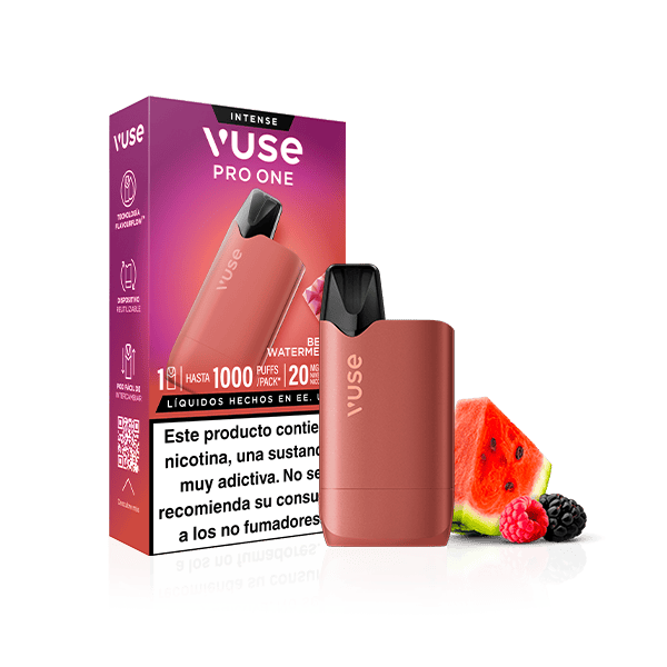 Vuse Pro One Box - Frutos Rojos y Sandía de la marca Vuse en color rojo, junto a su caja ilustrada con frutas. El empaque destaca detalles del producto, advertencia de nicotina y compatibilidad con recargas Vuse.