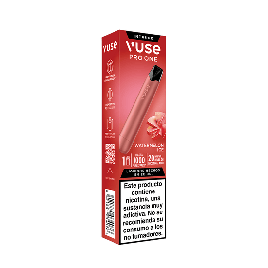 Vuse Pro One Pen - Caja de vapeador desechable Sandia Ice, que presenta el Vuse Pro One Pen con el sabor fresco y refrescante de Sandia Ice. El diseño incluye una imagen del producto, el icono del sabor, advertencias sobre la nicotina, un código QR y una advertencia en español para los no fumadores sobre la nicotina. Con un fondo blanco que le da un aspecto limpio, este envase es perfecto para quienes buscan un vapeo sostenible de Vuse.
